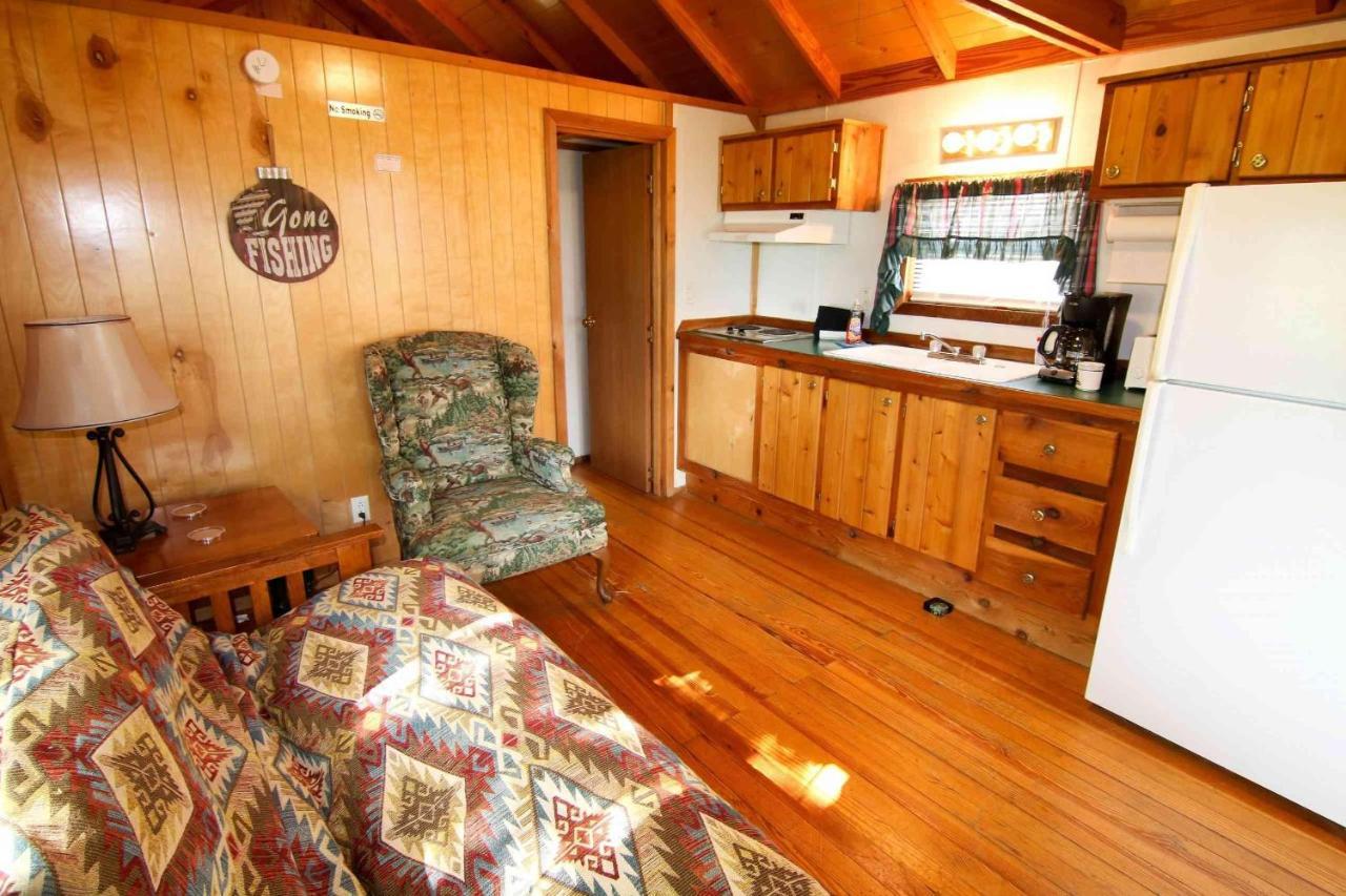 Lakefront Cedar Cabin - 6 Mead Εξωτερικό φωτογραφία